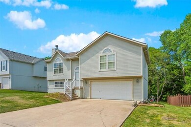 416 Granite Ct, Raymore, MO 64083 - photo 3