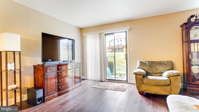 537 Bassett Ln, Norristown, PA 19403 - photo 7