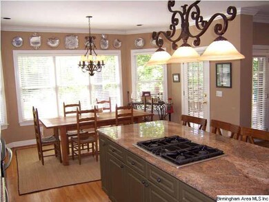 Great Kitchen large enough for everybody