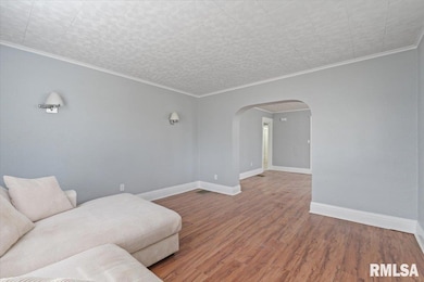 1604 N Division St, Davenport, IL 52804 - photo 3