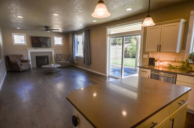 2750 SW 46th Ct, Redmond, OR 97756 - photo 4