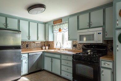 lakehome_westroad049