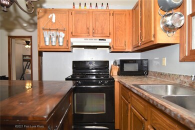 8 Darrow St, Pawtucket, RI 02860 - photo 5