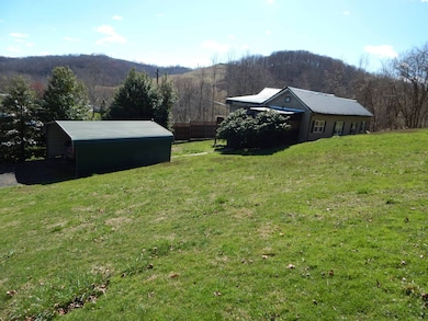 102 Sutton Ave, West Union, WV 26456 - photo 4