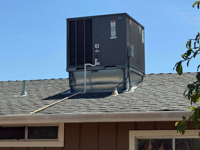 1062 Moss Creek Rd, Redding, CA 96003 - photo 4