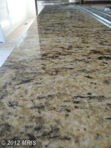 3275 Sutherland Dr, White Plains, MD 20695 - photo 5