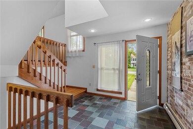 ENTRY/FOYER 1ST LEVEL FRONT FRONT