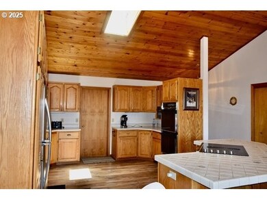 34518 Mutts Way, Gold Beach, OR 97444 - photo 5