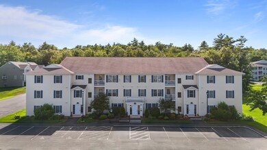 14 Crestview Cir unit 161, Londonderry, NH 03053 - photo 2