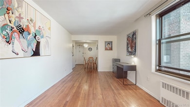 Forest Park Co-Ops unit 5J, Woodhaven, NY 11421 - photo 3