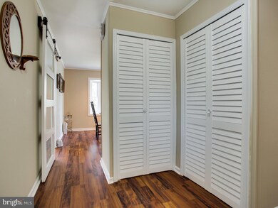 4417 Middle Ridge Dr, Fairfax, VA 22033 - photo 5