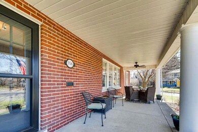 156 Montrose Way Columbus OH-small-004-2
