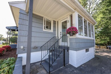 283 S Mammoth Rd, Manchester, NH 03109 - photo 4