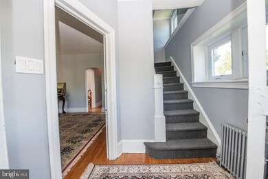 423 S Cedar Ln, Upper Darby, PA 19082 - photo 2