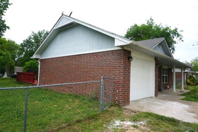 1116 N Bryan St, Okmulgee, OK 74447 - photo 3