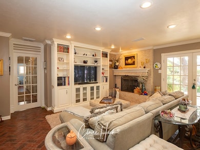 1611 W Pecan Ave, Midland, TX 79705 - photo 7