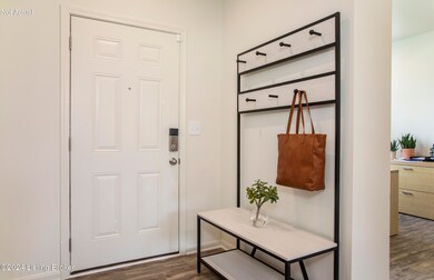 2005 Lyndon Green Cir, Lyndon, KY 40242 - photo 3