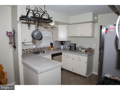 1110 Strathmann Dr, Southampton, PA 18966 - photo 6