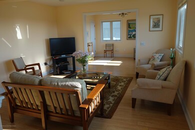 Spacious living room