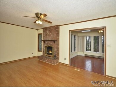 34 Stockwood Ln, Asheville, NC 28803 - photo 4