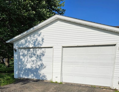 302 West St, North Henderson, IL 61466 - photo 6