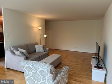 Taft Towers unit 406, Arlington, VA 22201 - photo 4
