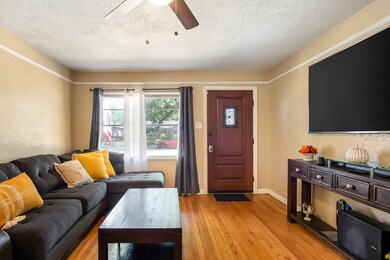 7710 El Rancho St, Houston, TX 77087 - photo 4