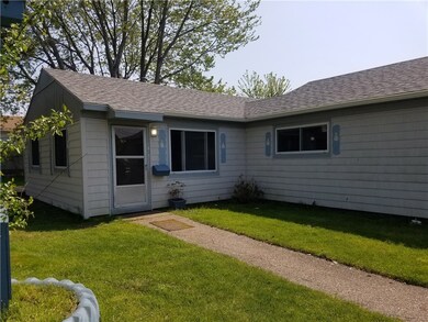 1 Bristol Rd unit B, Middletown, RI 02842 - photo 2