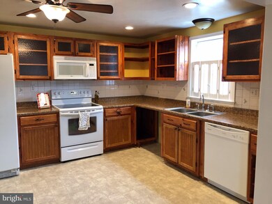 6712 Reindeer Ct, Fredericksburg, VA 22407 - photo 2