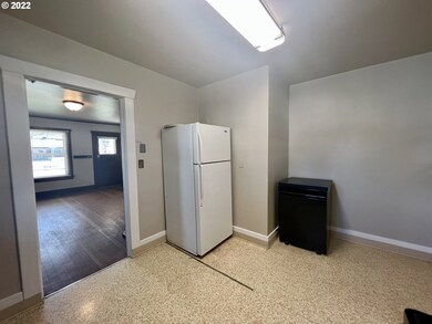 1215 SE Alexander Ave, Pendleton, OR 97801 - photo 7