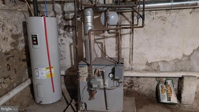 242 Minor St, Norristown, PA 19401 - photo 7