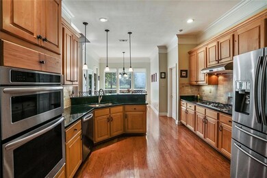 Kitchen w/stainless appliances