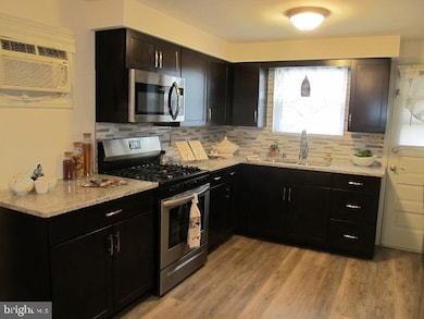 3423 Arlington St, Reading, PA 19605 - photo 6