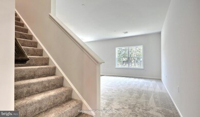 7852 Oakbrook Dr, Skyline View, PA 17112 - photo 4