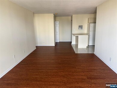 Hampshire House unit 7F, Fort Lee, NJ 07024 - photo 3