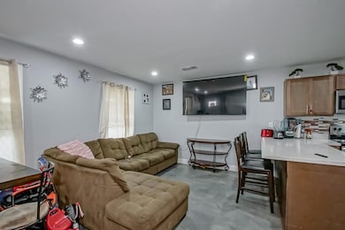 1128 Tallow Tree