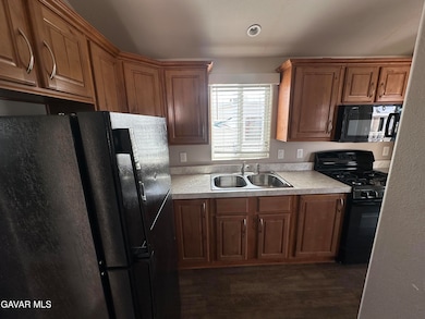 1449 E Avenue I unit C8, Lancaster, CA 93535 - photo 5