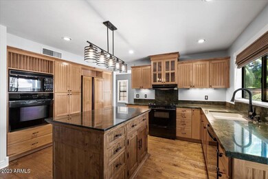 09-Kitchen
