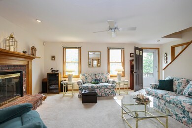 003-photo-living-room-7062702