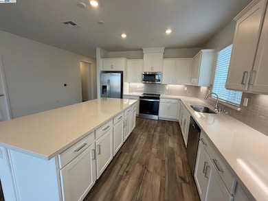 1013 Bluebell Cir, Discovery Bay, CA 94505 - photo 4