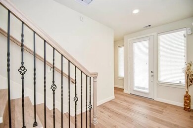 135 Knightsbridge Park Ln, Houston, TX 77018 - photo 4