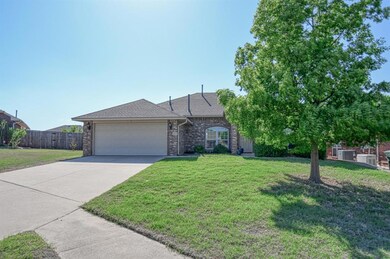 4404 Spotted Owl Cir, Norman, OK 73072 - photo 2