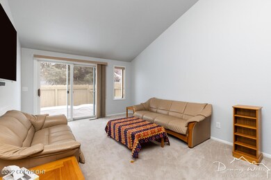 Living Room-20220222-8675