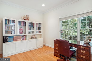 9322 Sprinklewood Ln, Potomac, MD 20854 - photo 7