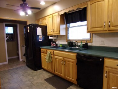 1620 May St, Harrisburg, IL 62946 - photo 7