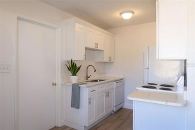 750 52nd Ave N, Saint Petersburg, FL 33703 - photo 3