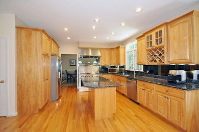 537 Acorn Park Dr, Acton, MA 01720 - photo 3