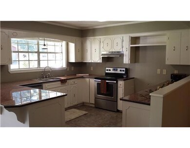 137 Wildwood Dr, Pineville, LA 71360 - photo 2