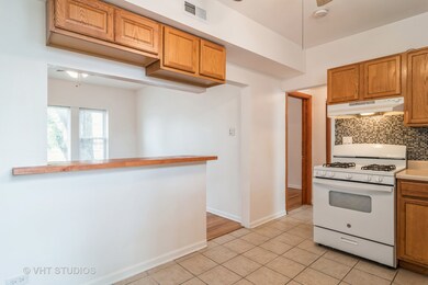 5541 W Barry Ave unit 1, Chicago, IL 60641 - photo 4