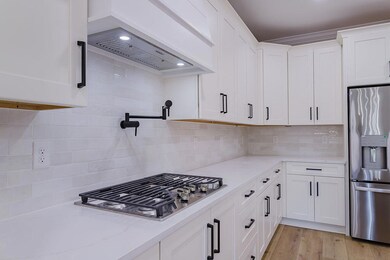 Gas Cooktop with Pot Filler!